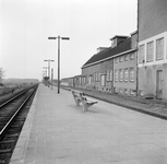 856699 Gezicht op het perron van het N.S.-station Wehl te Wehl.